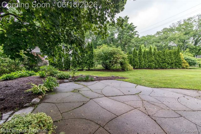 6799 E Dartmoor Road, West Bloomfield, MI 48322