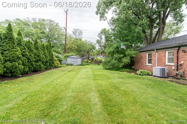 6799 E Dartmoor Road, West Bloomfield, MI 48322