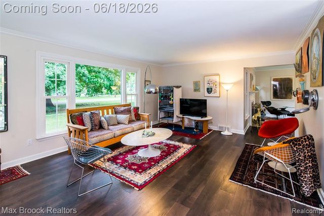 6799 E Dartmoor Road, West Bloomfield, MI 48322