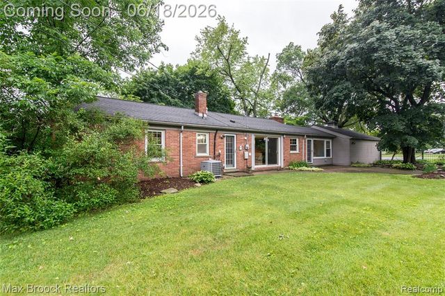 6799 E Dartmoor Road, West Bloomfield, MI 48322