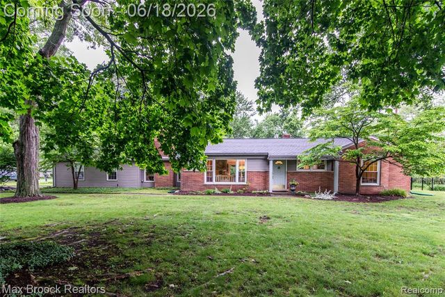 6799 E Dartmoor Road, West Bloomfield, MI 48322