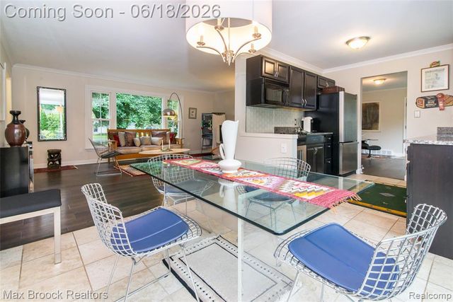 6799 E Dartmoor Road, West Bloomfield, MI 48322