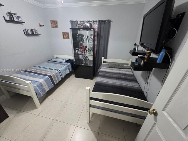 3600 E 5th Ave, Hialeah, FL 33013