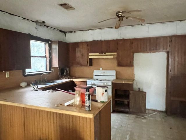 9221 Oliver Road, Orange, TX 77632