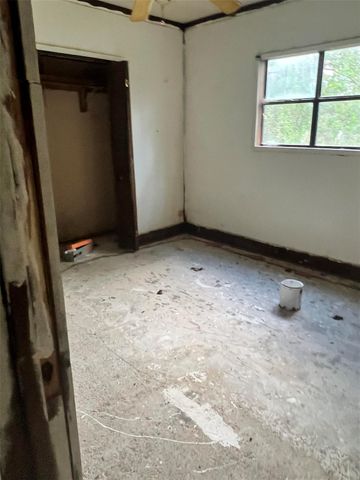 9221 Oliver Road, Orange, TX 77632