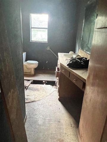 9221 Oliver Road, Orange, TX 77632