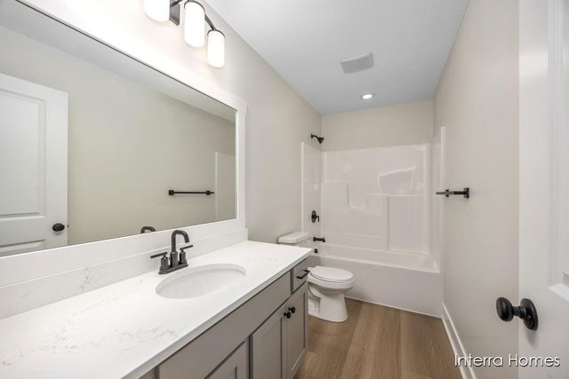 8344 Kettle Oak Drive Se, Caledonia Twp, MI 49302