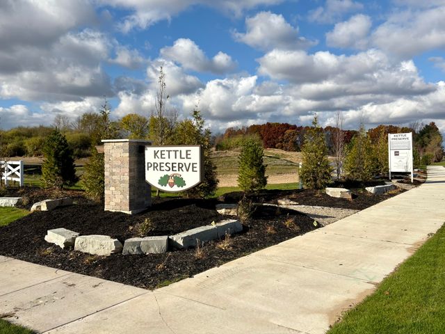 8344 Kettle Oak Drive Se, Caledonia Twp, MI 49302