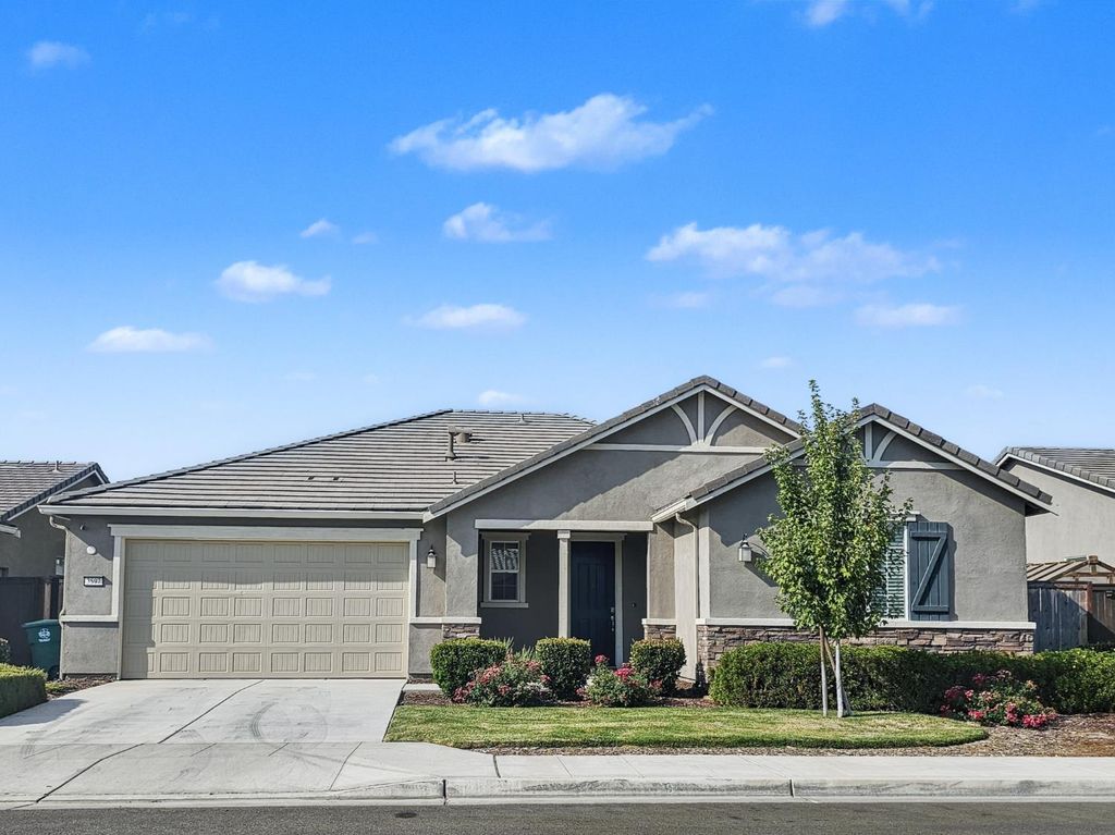 3597 Hawks Peak Drive, Madera, CA 93637