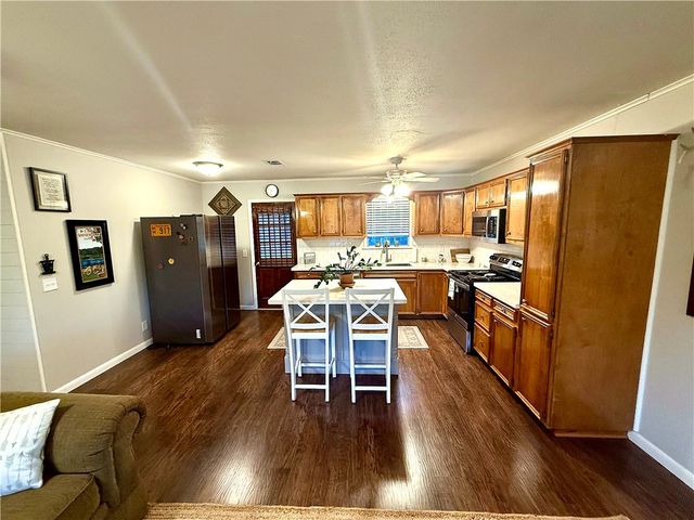 401 Chinaberry Lane, Somerville, TX 77879