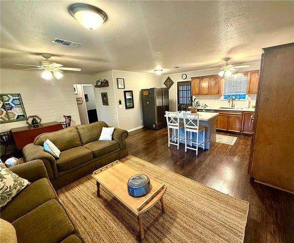401 Chinaberry Lane, Somerville, TX 77879