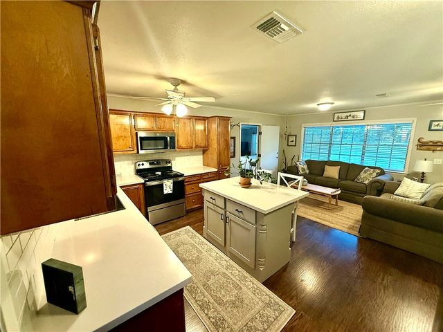 401 Chinaberry Lane, Somerville, TX 77879