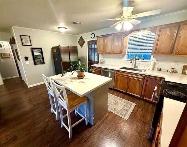 401 Chinaberry Lane, Somerville, TX 77879