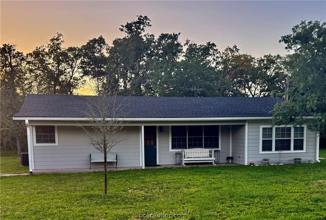 401 Chinaberry Lane, Somerville, TX 77879