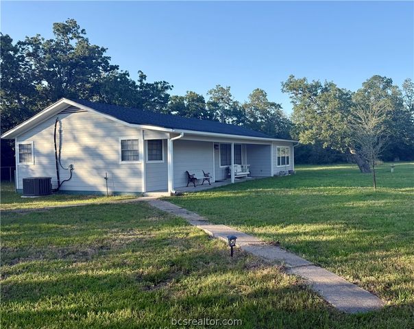 401 Chinaberry Lane, Somerville, TX 77879