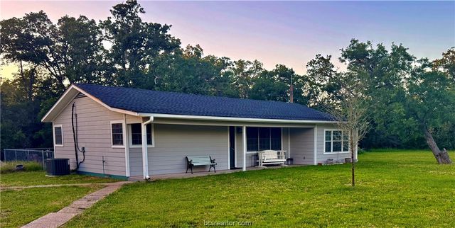 401 Chinaberry Lane, Somerville, TX 77879