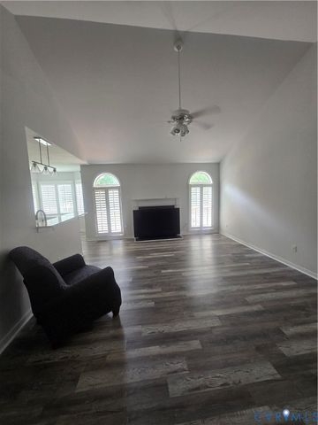 12812 Winfree St, Chester, VA 23831