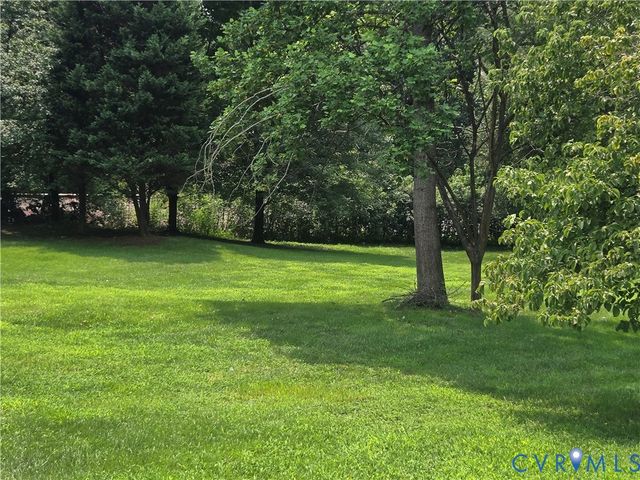 12812 Winfree St, Chester, VA 23831