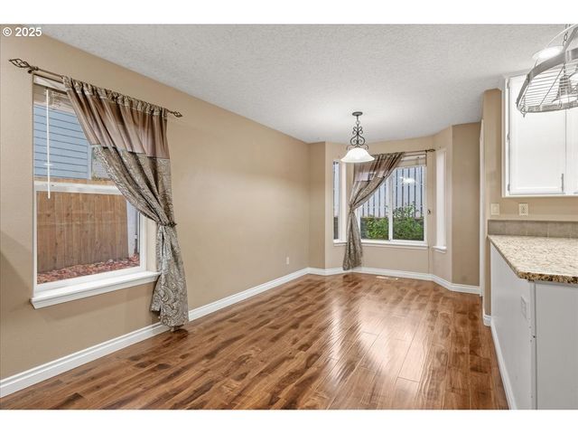 1351 Ne GREENWAY Dr, Gresham, OR 97030