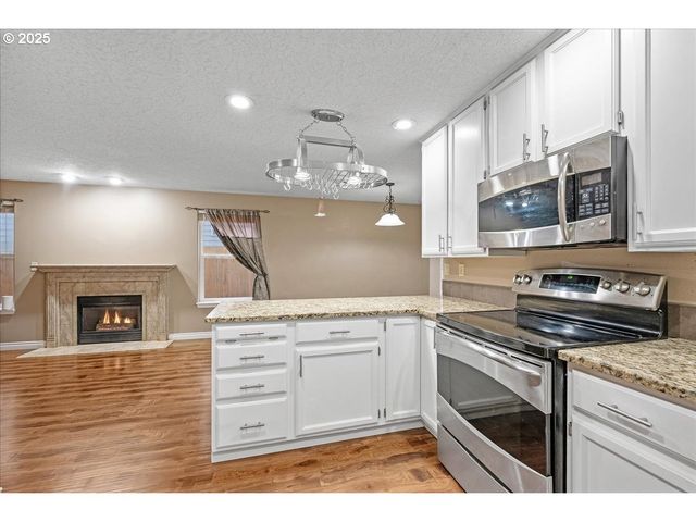 1351 Ne GREENWAY Dr, Gresham, OR 97030