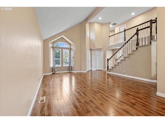 1351 Ne GREENWAY Dr, Gresham, OR 97030