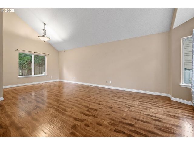 1351 Ne GREENWAY Dr, Gresham, OR 97030