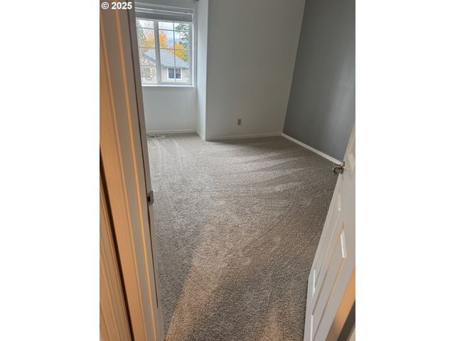 1351 Ne GREENWAY Dr, Gresham, OR 97030