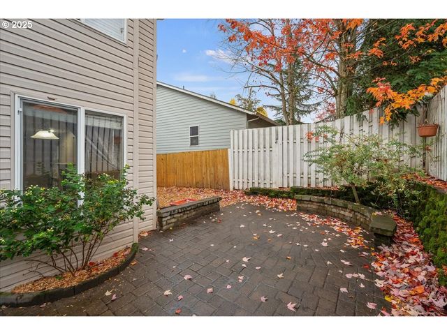 1351 Ne GREENWAY Dr, Gresham, OR 97030