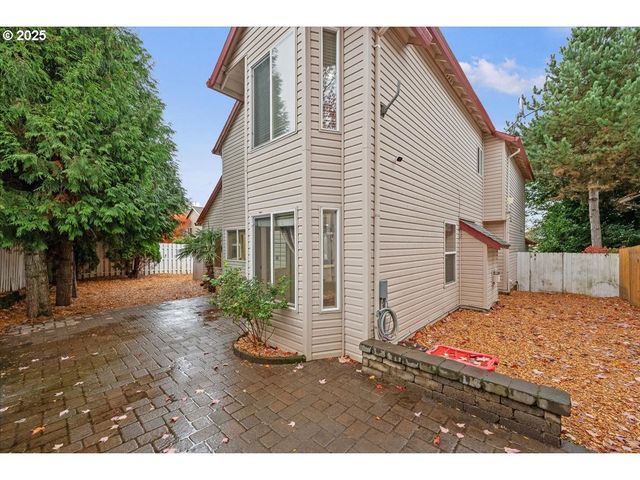 1351 Ne GREENWAY Dr, Gresham, OR 97030