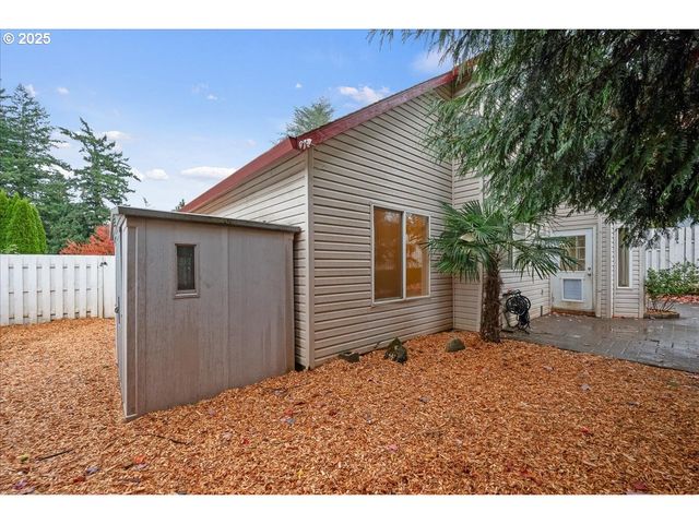 1351 Ne GREENWAY Dr, Gresham, OR 97030