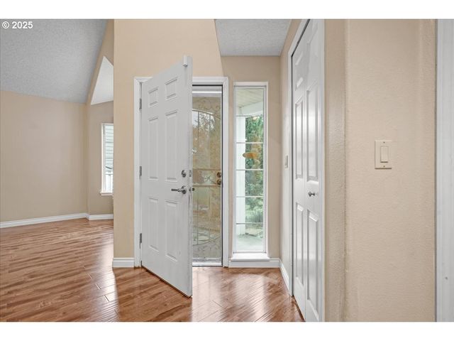 1351 Ne GREENWAY Dr, Gresham, OR 97030