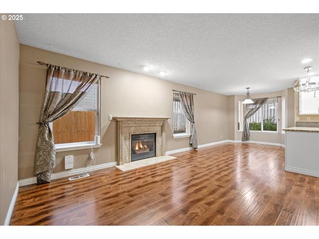 1351 Ne GREENWAY Dr, Gresham, OR 97030