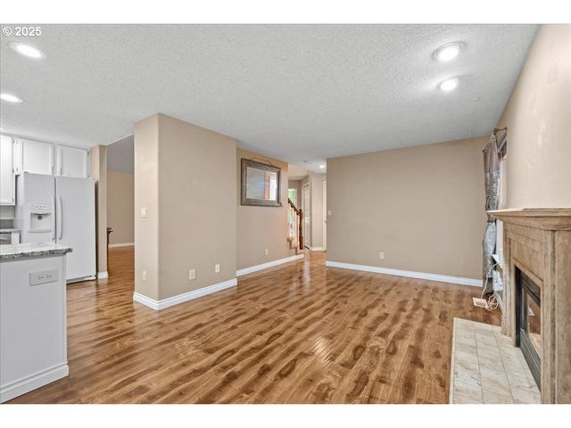 1351 Ne GREENWAY Dr, Gresham, OR 97030