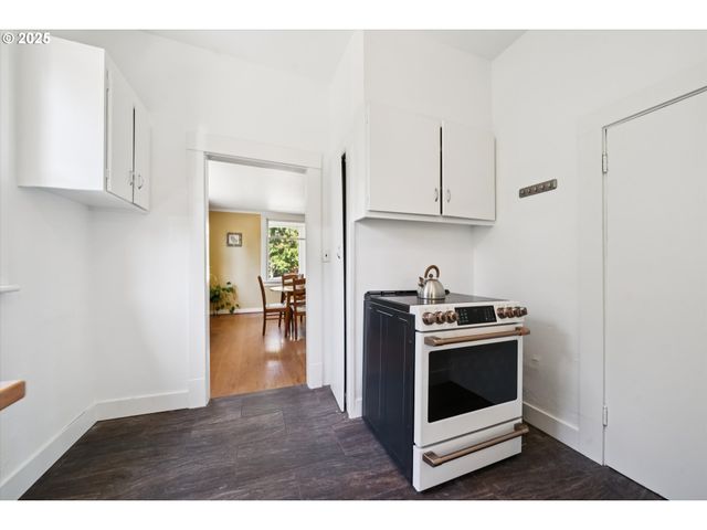 3504 Se SHERMAN St, Portland, OR 97214