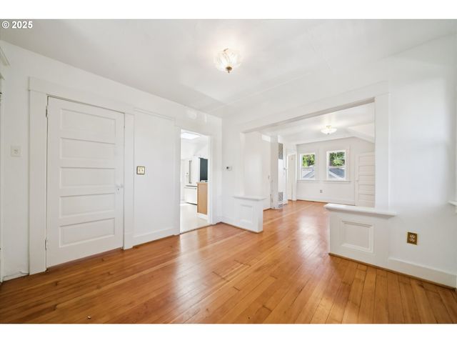 3504 Se SHERMAN St, Portland, OR 97214