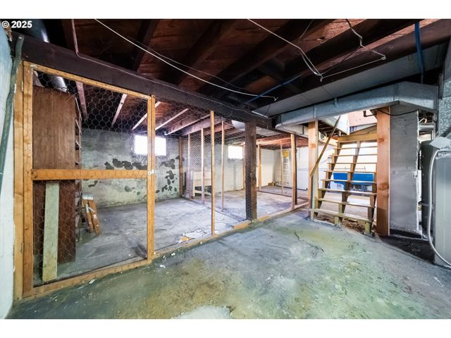 3504 Se SHERMAN St, Portland, OR 97214