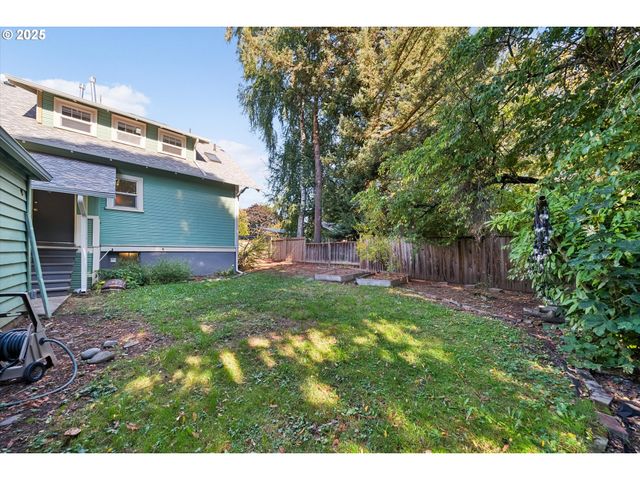 3504 Se SHERMAN St, Portland, OR 97214