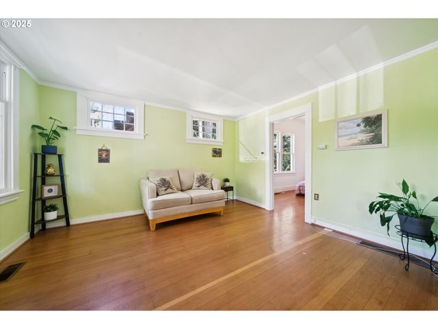 3504 Se SHERMAN St, Portland, OR 97214