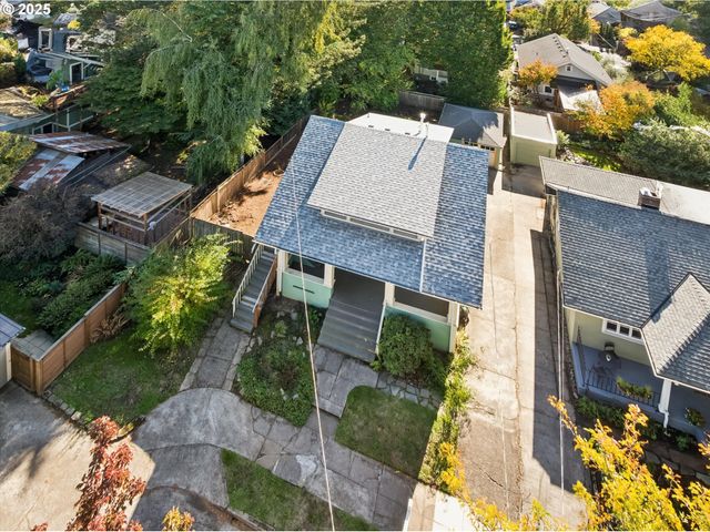 3504 Se SHERMAN St, Portland, OR 97214