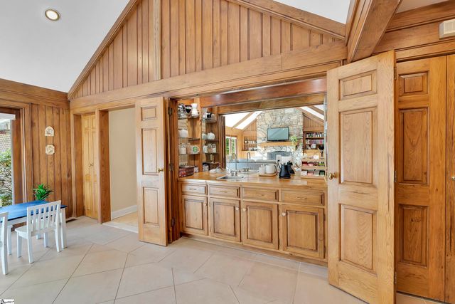 102 Graystone Road, Greenville, SC 29615