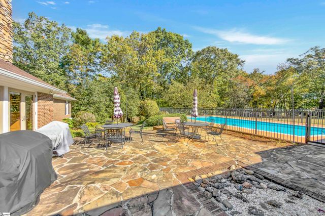 102 Graystone Road, Greenville, SC 29615