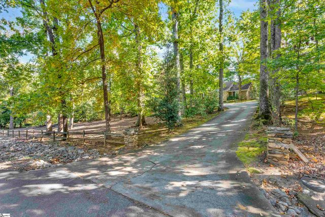 102 Graystone Road, Greenville, SC 29615