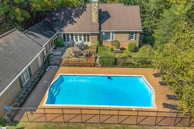 102 Graystone Road, Greenville, SC 29615