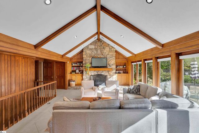 102 Graystone Road, Greenville, SC 29615