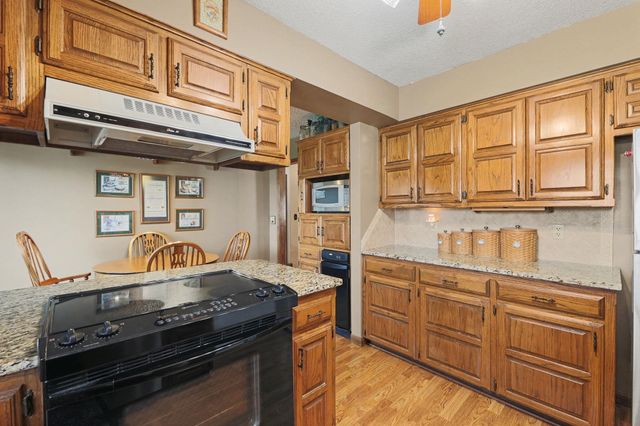 10318 W Alamo, Wichita, KS 67212