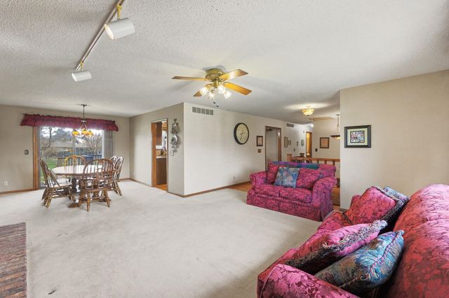 10318 W Alamo, Wichita, KS 67212