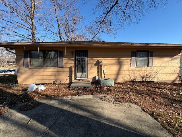 1104 E Halsey Street, Maryville, MO 64468