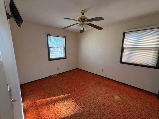 1104 E Halsey Street, Maryville, MO 64468