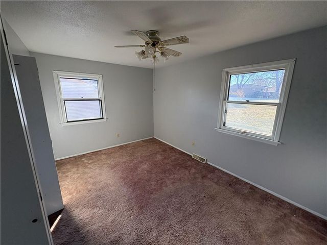 1104 E Halsey Street, Maryville, MO 64468