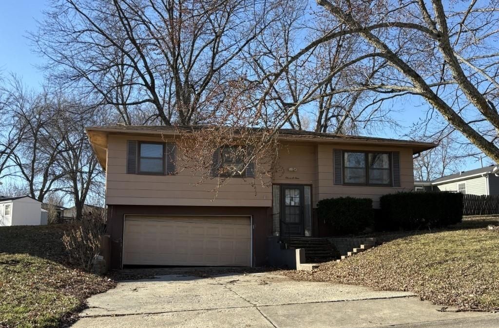 1104 E Halsey Street, Maryville, MO 64468